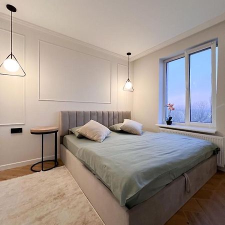 Renthouse Apartments Neoclassic Chisinau Bagian luar foto