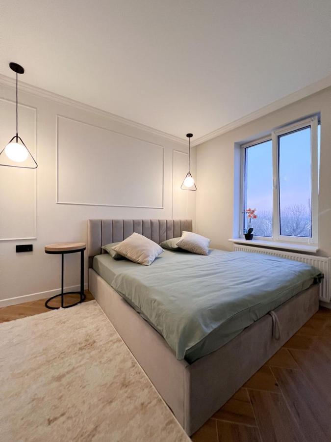 Renthouse Apartments Neoclassic Chisinau Bagian luar foto